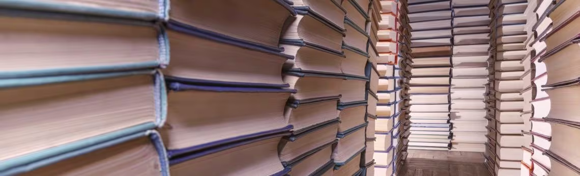 Avid books aa1400 x 346