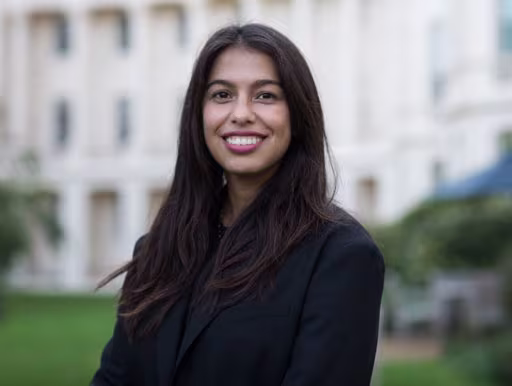 Pamela-Flores-Monico-512x386