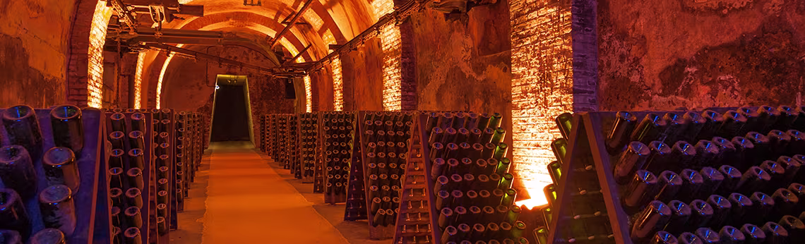 Fizzy-business-lessons-in-disruption-from-the-Champagne-industry-1140x346